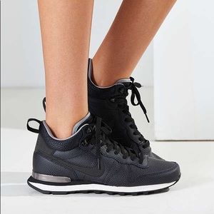 Nike Leather Sneaker